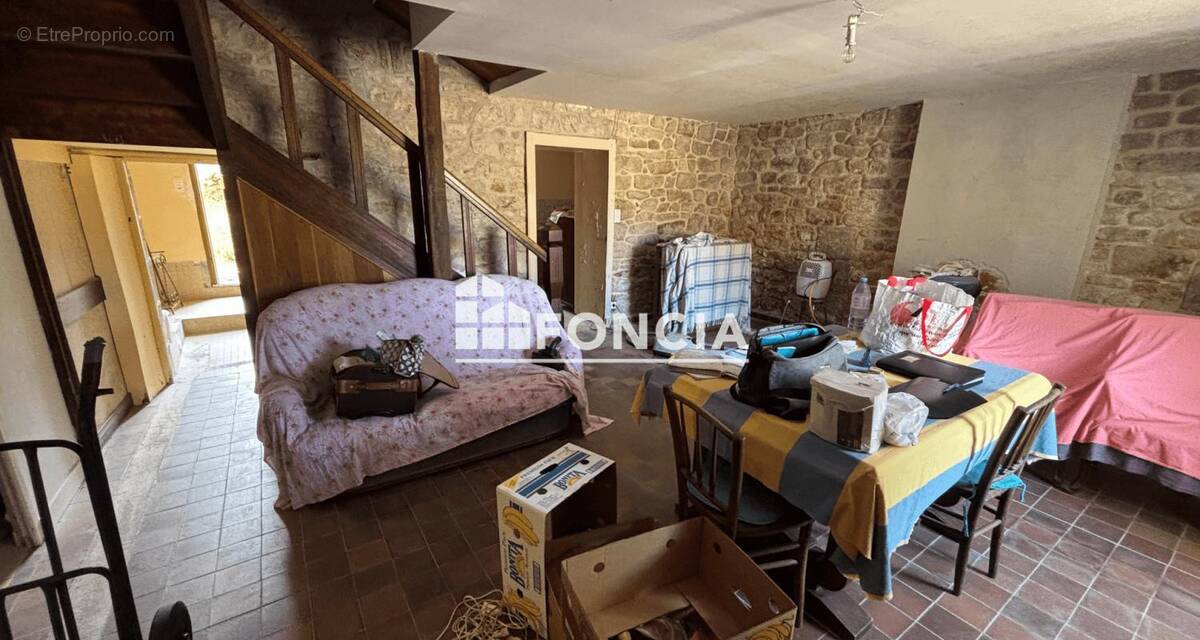 Maison à KERLAZ