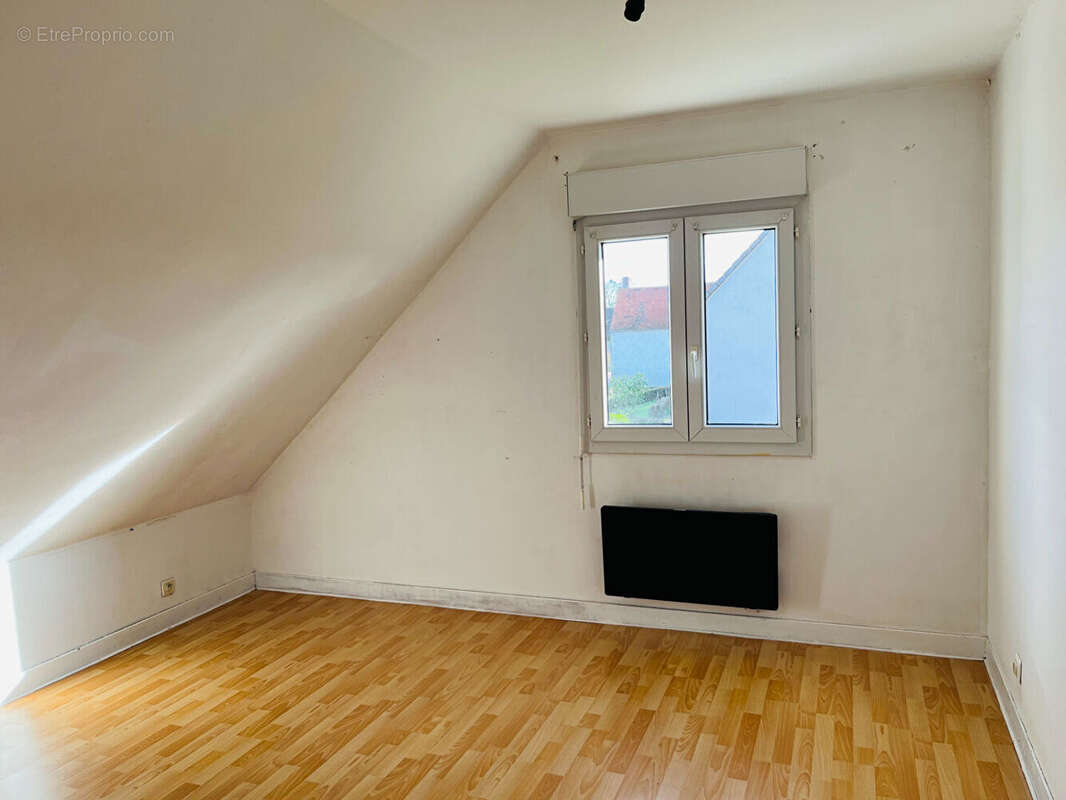 Maison à CHEMILLY-SUR-YONNE