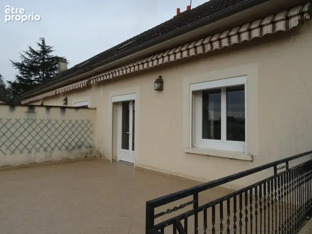Immeuble, 5 appartements, 273 m² - photo 2