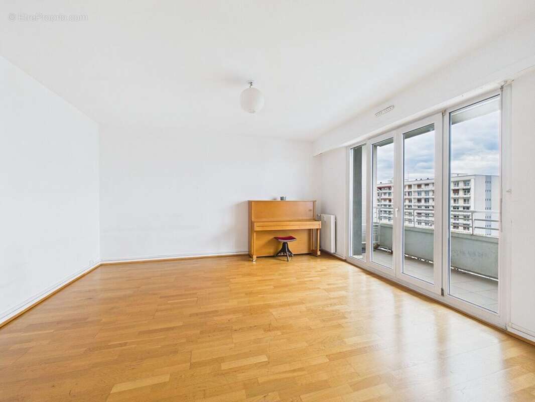 5p 121m2 avec 2 balcons Vue Panoramique - photo 11
