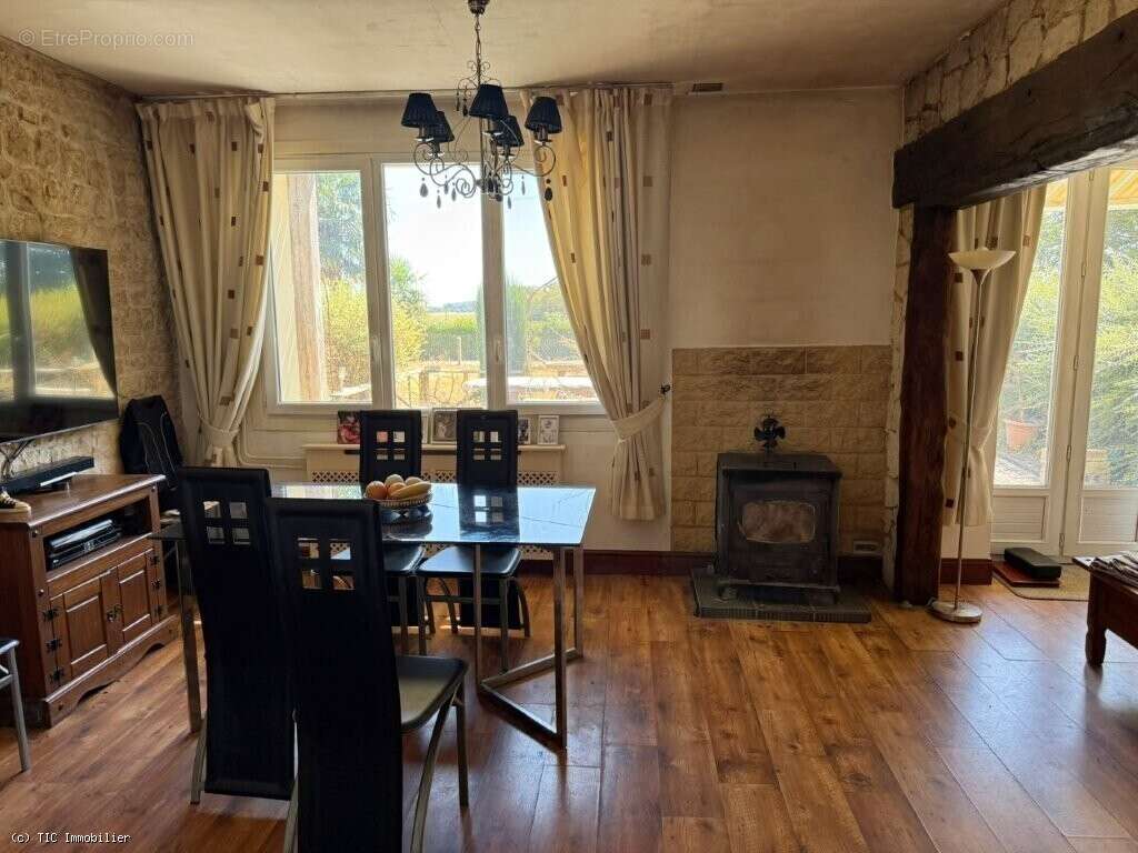Havre De Paix : 4 Chambres, Grange, Grange, Piscine Et Vue Dégagée - photo 6