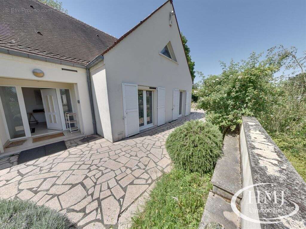 Maison à COURCOURONNES