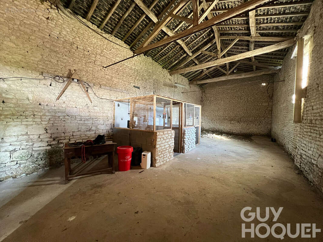 Maison à SAVIGNY-SOUS-FAYE