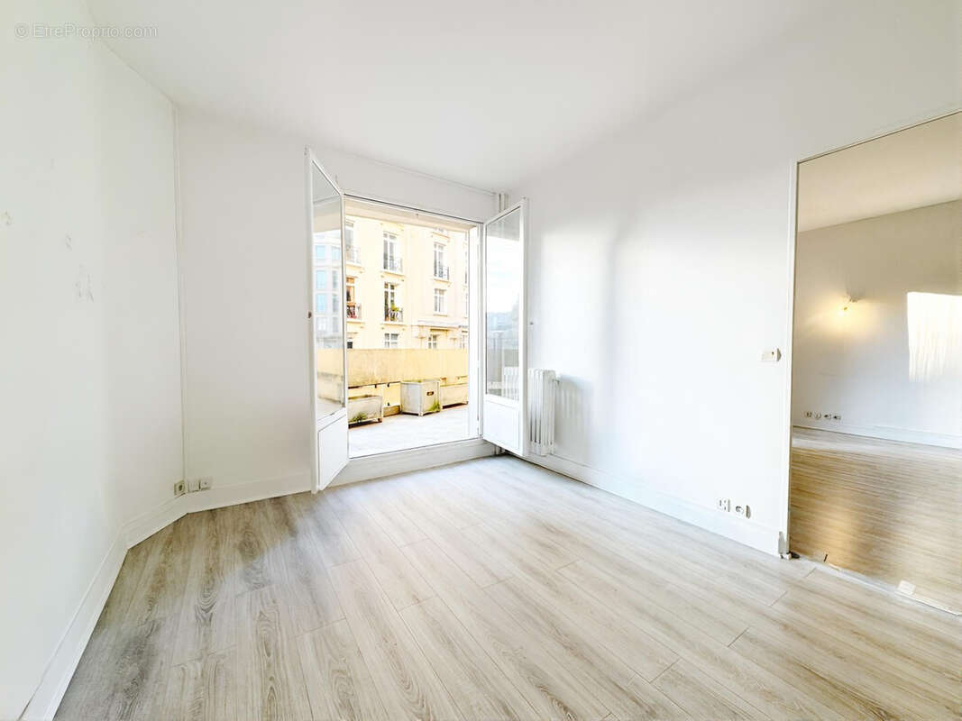 Appartement à PARIS-7E