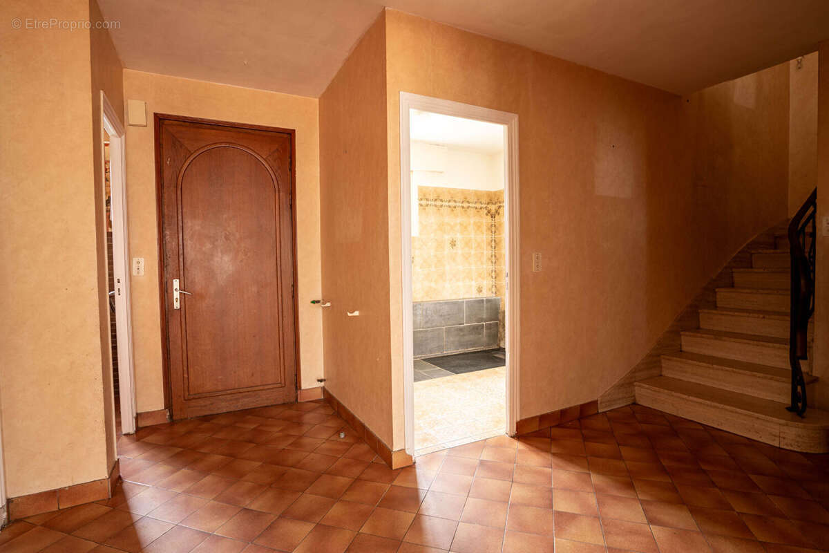 A vendre à Concarneau - Maison familiale à rénover sur terrain de 1475m² - photo 5