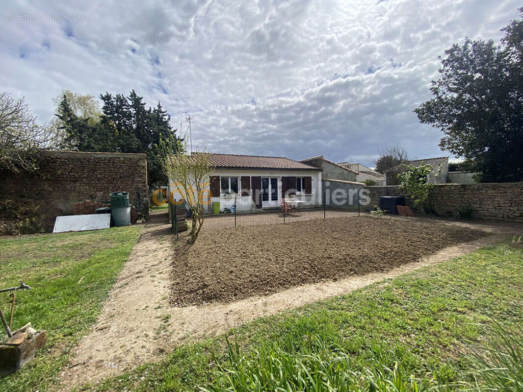 Maison à SAINT-MICHEL-EN-L'HERM