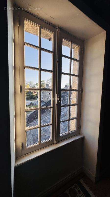 Maison à LANGROLAY-SUR-RANCE