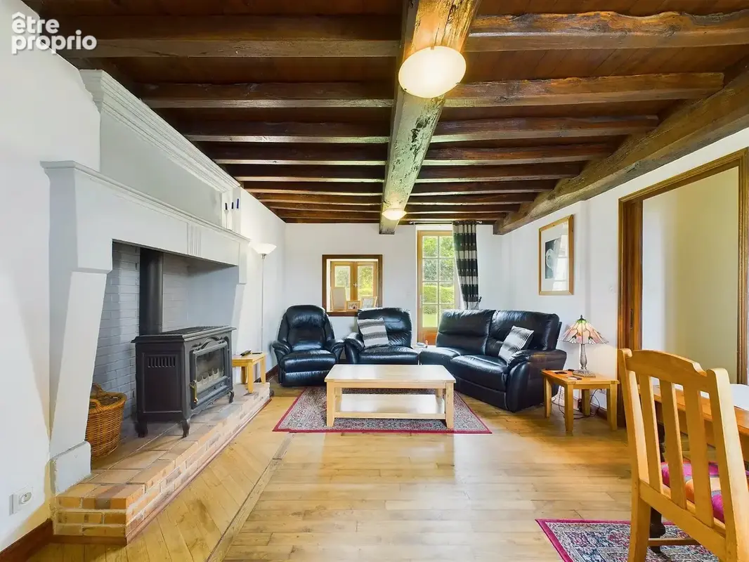 Propriété de 4 chambres avec maison d'amis, piscine, grange et vues panoramiques - photo 3