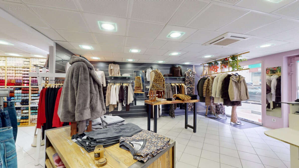 Commerce à LA COTE-SAINT-ANDRE