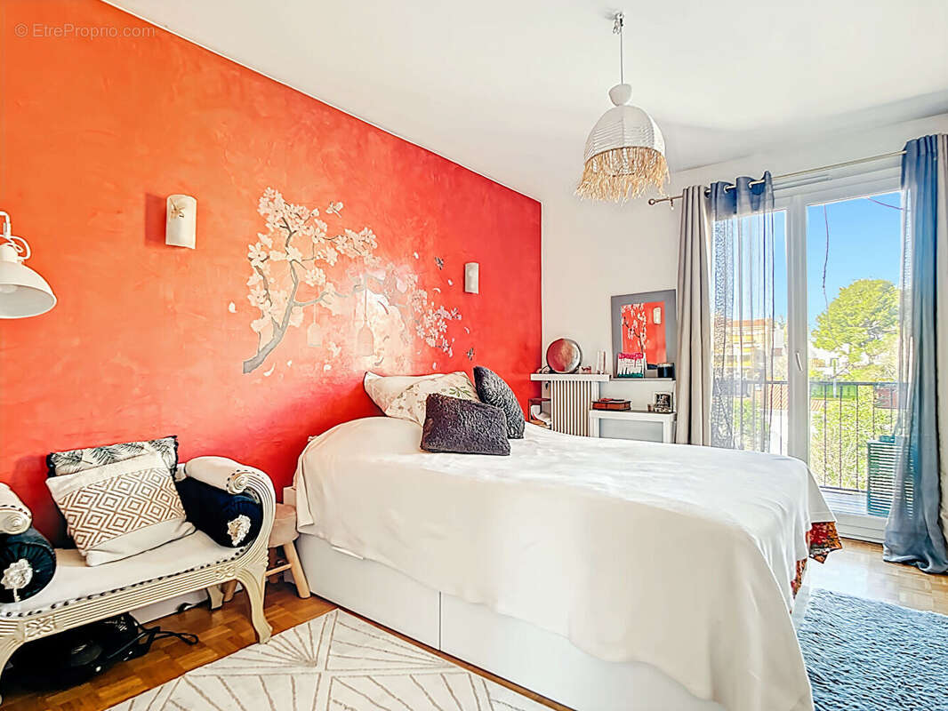 Appartement à MARSEILLE-4E