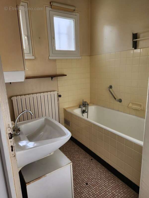 Maison à SAINT-JUNIEN