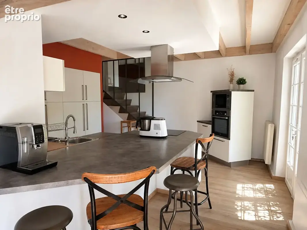 BUSSET / Maison type Longère entièrement rénovée - Coup de coeur assuré ! - photo 4
