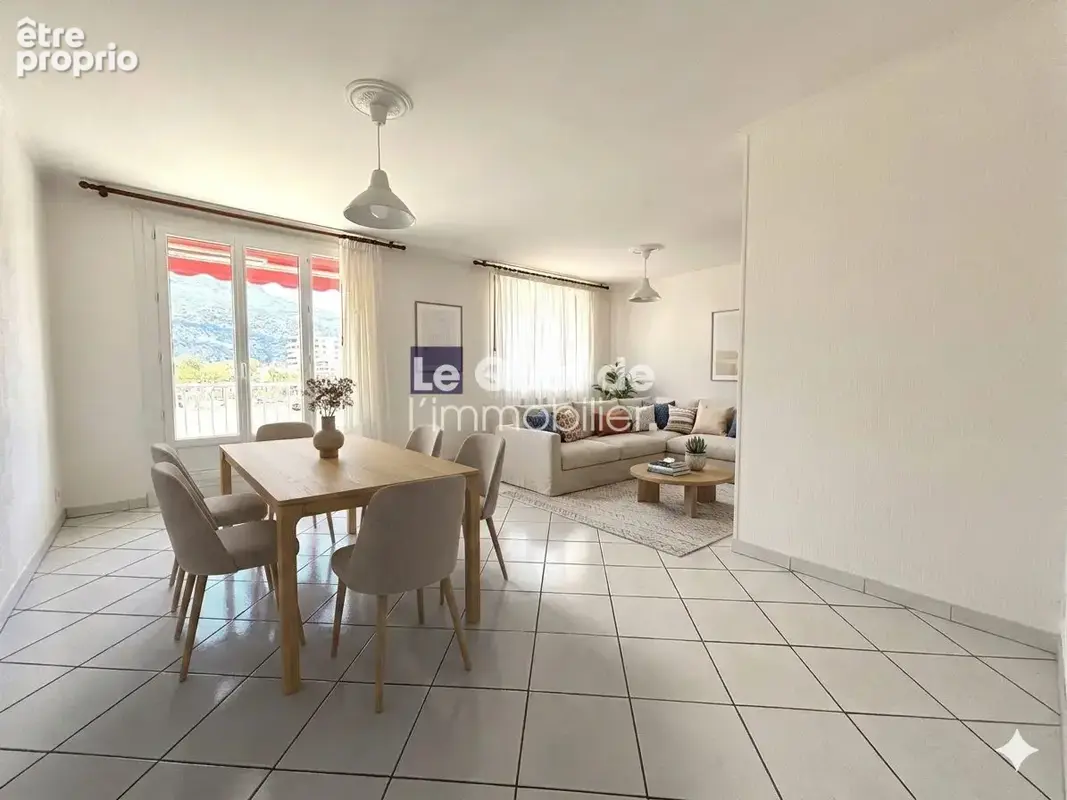 Appartement à LE PONT-DE-CLAIX
