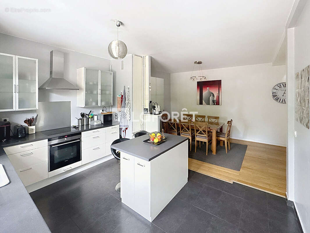 Appartement à SAINT-NOM-LA-BRETECHE