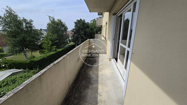 Appartement à SAINT-LAURENT-NOUAN