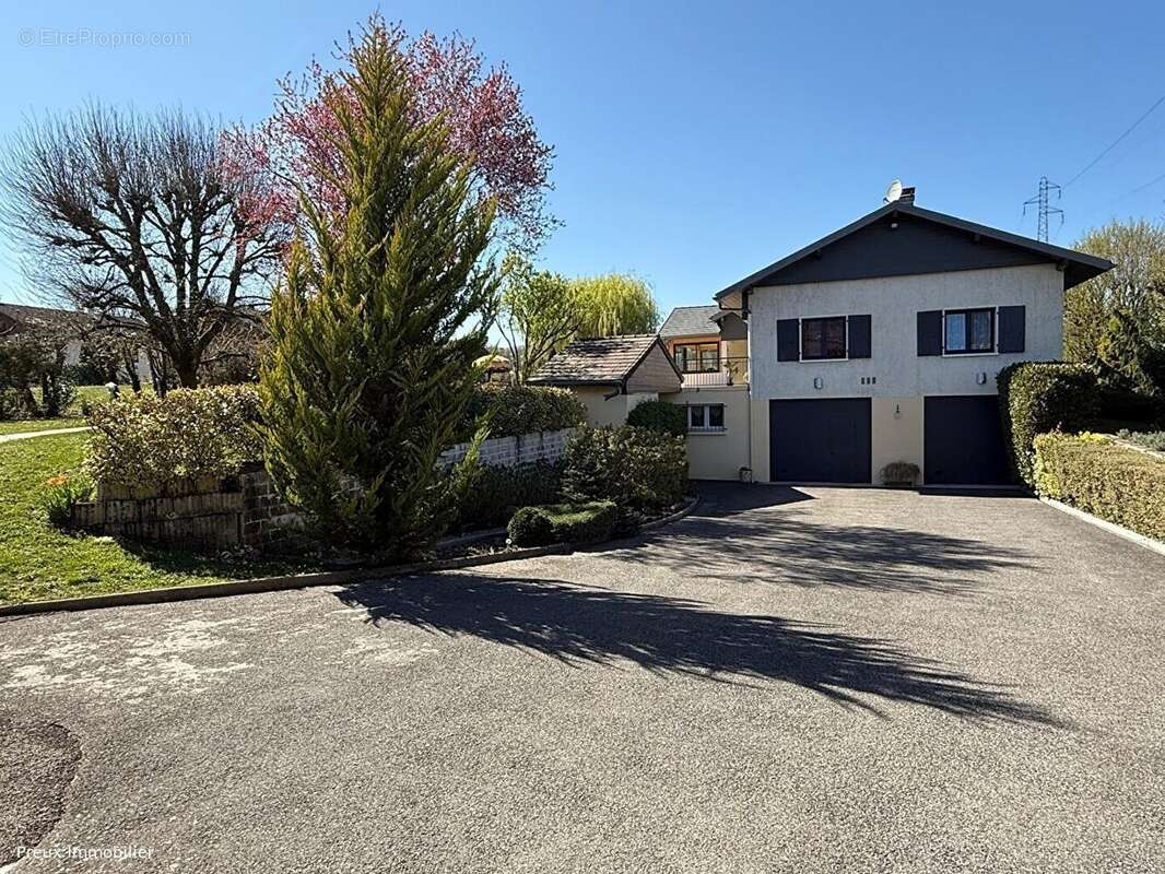 Maison à AMANCY