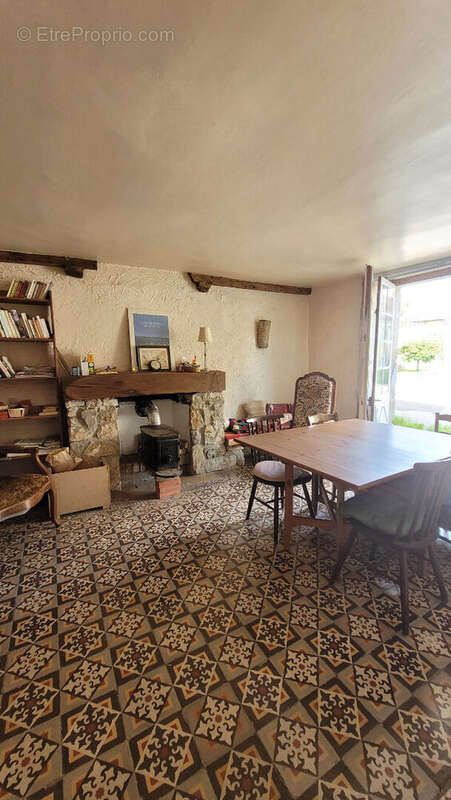 Maison à VERS-EN-MONTAGNE