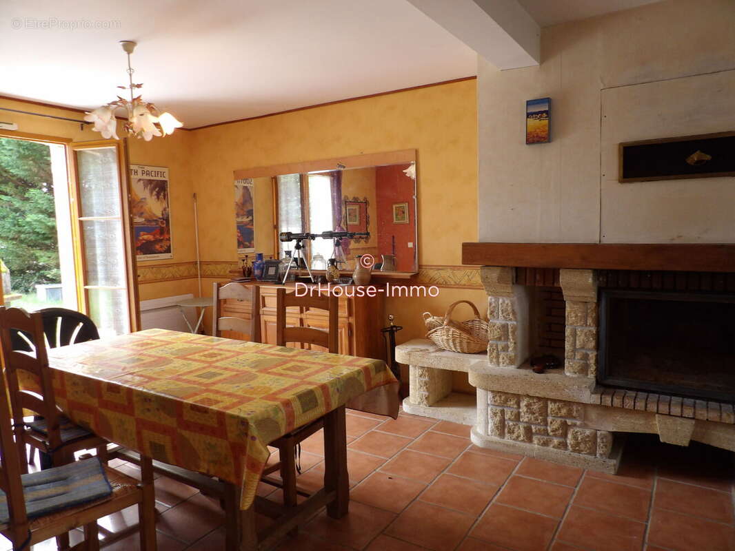Maison à THURY