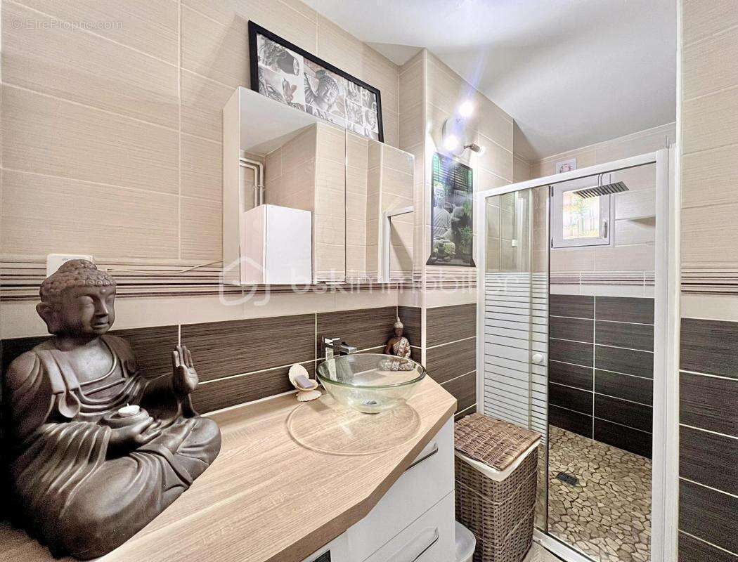 Appartement à LE PONT-DE-CLAIX