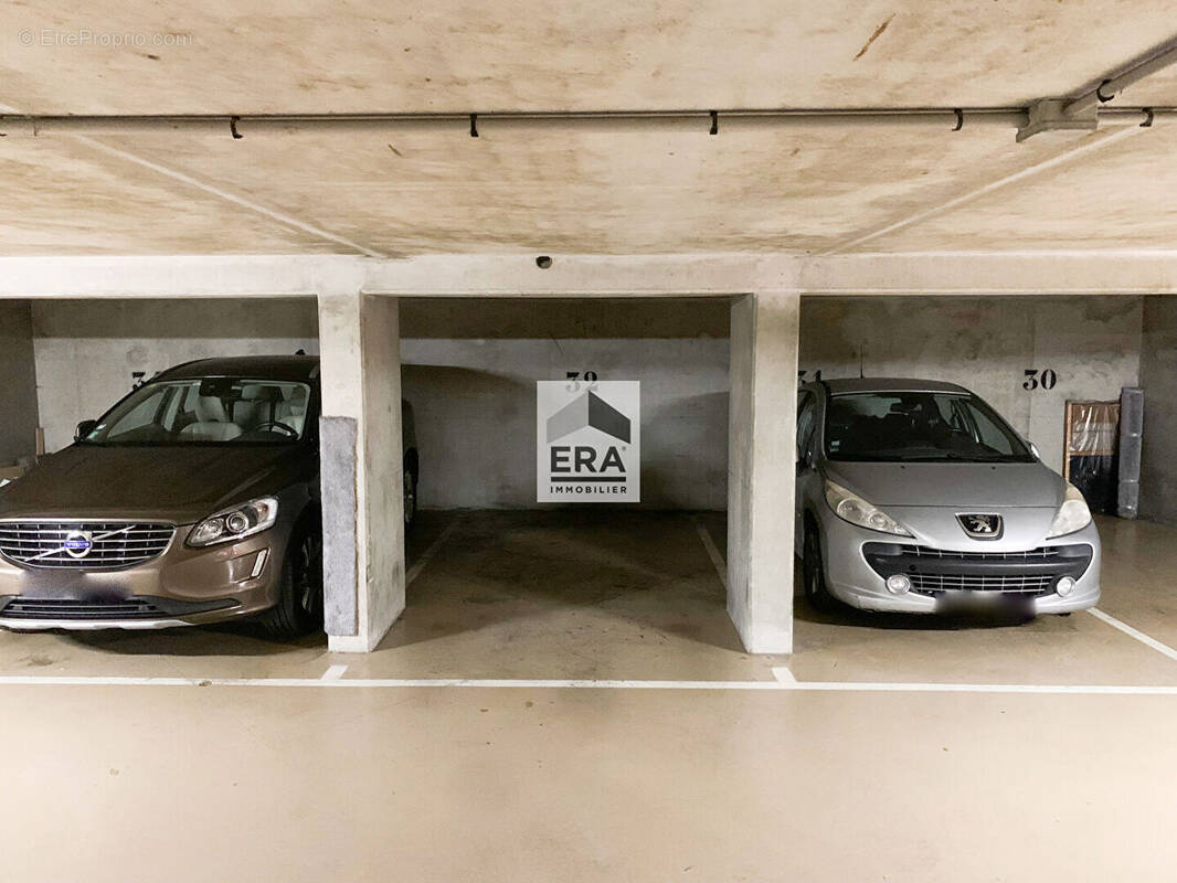 Autre à PARIS-13E