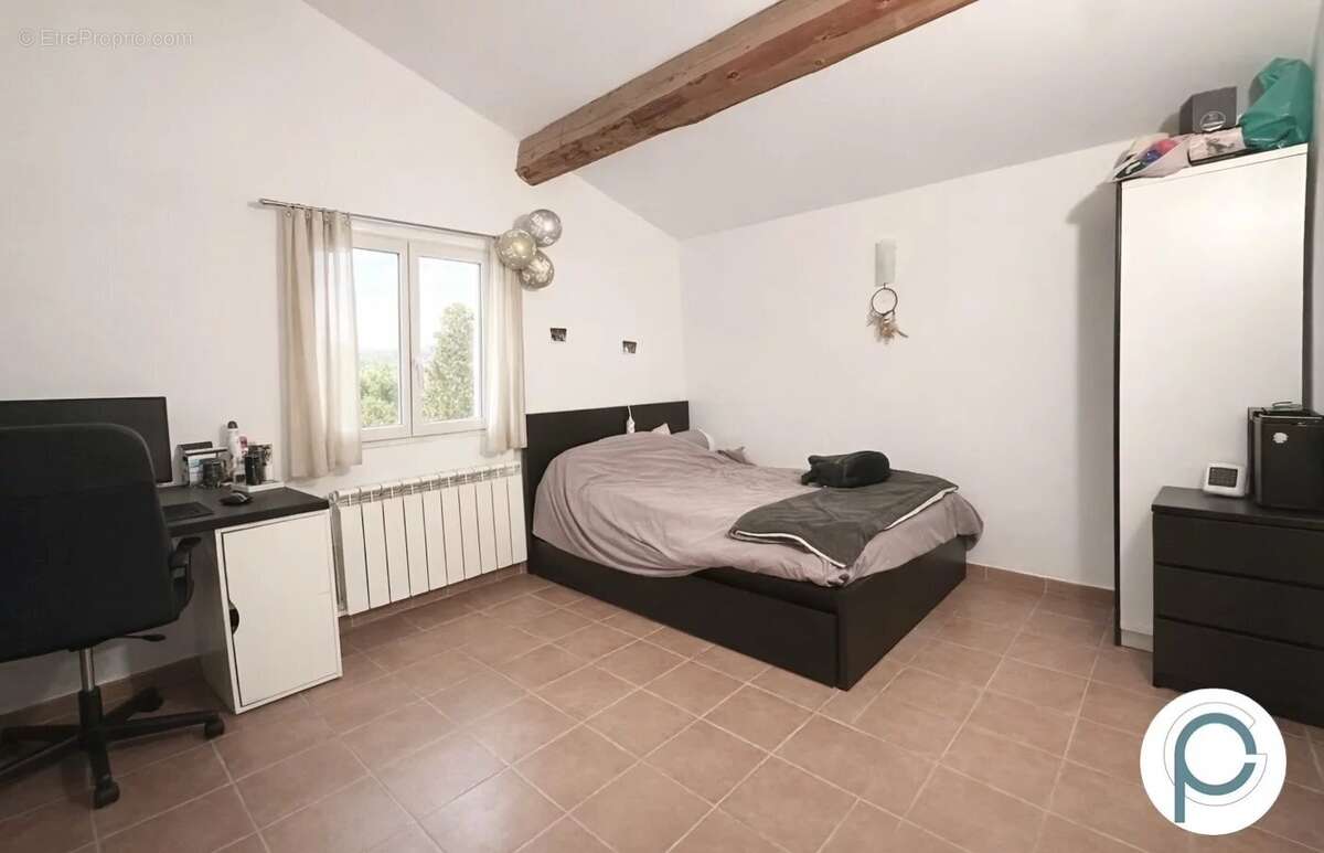 Appartement à LE CASTELLET
