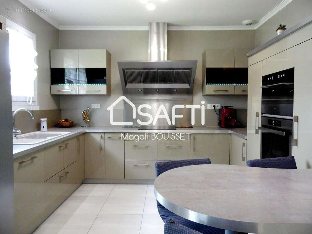 Maison 168 m² à Estancarbon  - photo 7