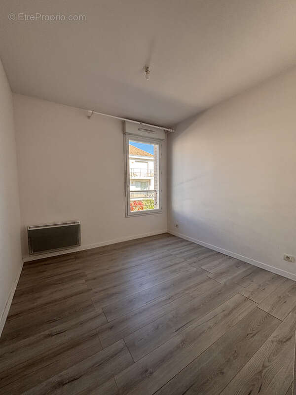 Appartement à EZANVILLE