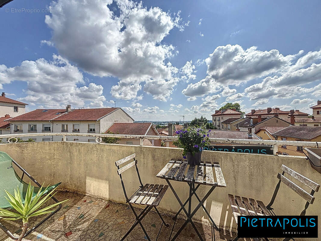 Appartement à OULLINS