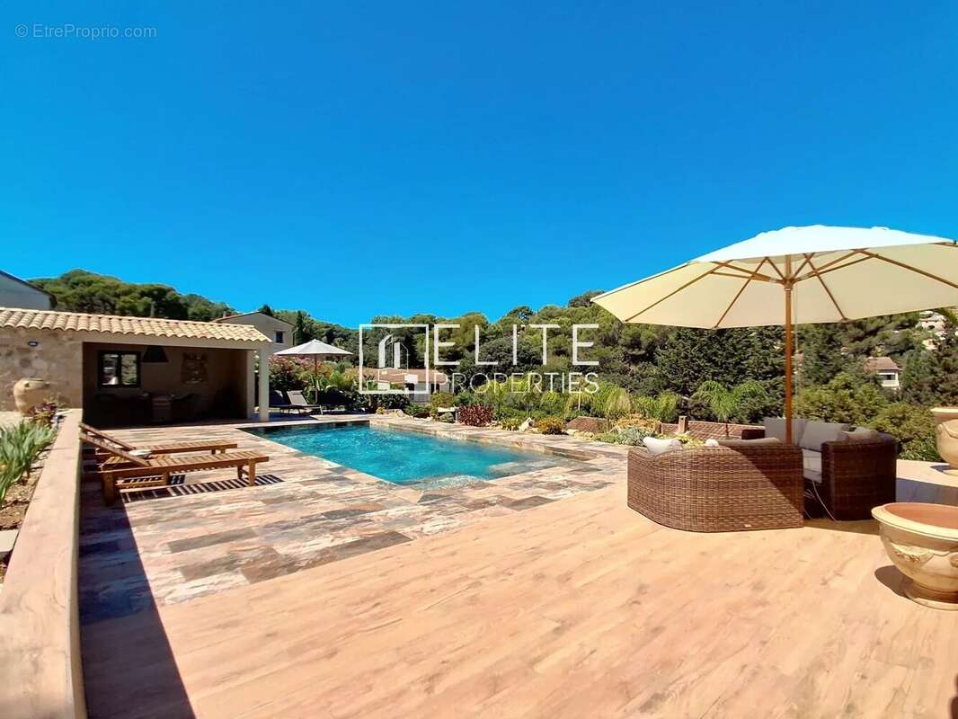 Évasion et raffinement : villa de caractère rénovée - photo 4