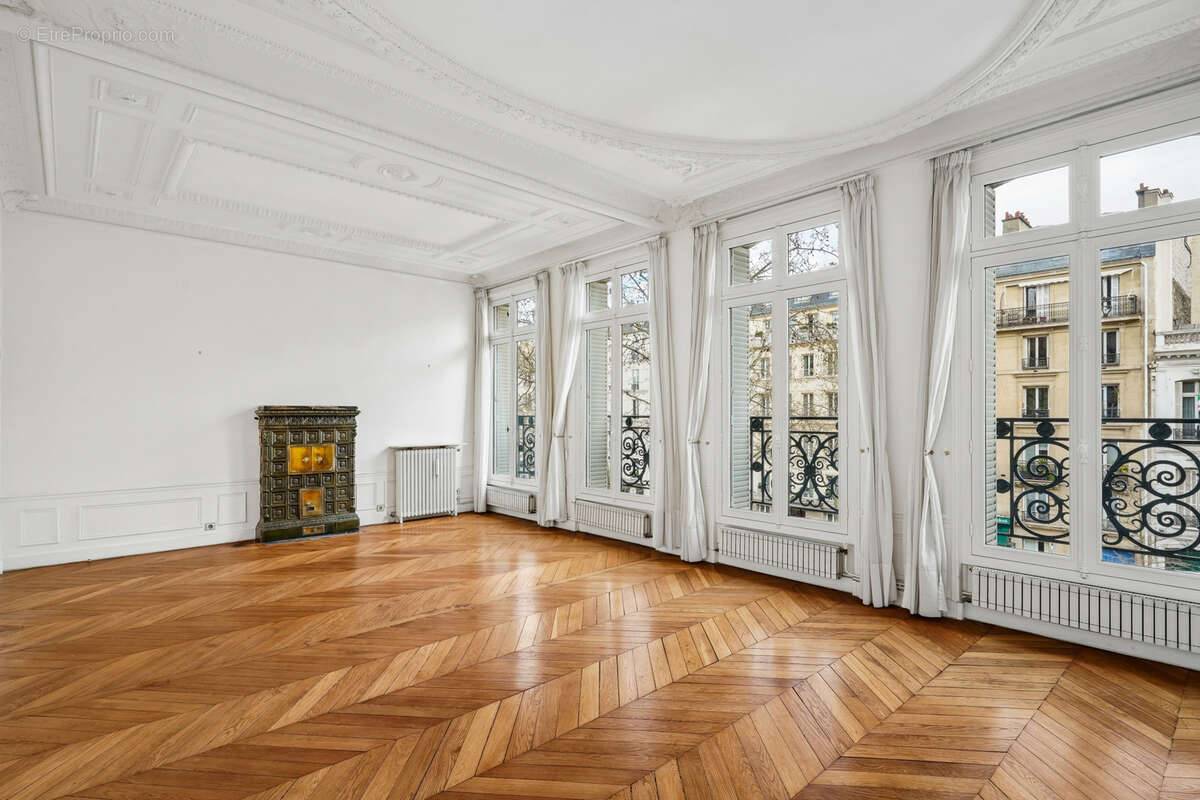 Appartement à PARIS-7E