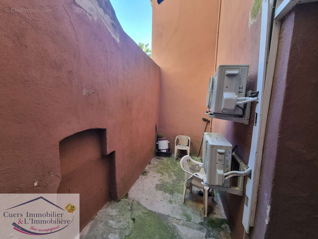 Commerce à SOLLIES-PONT