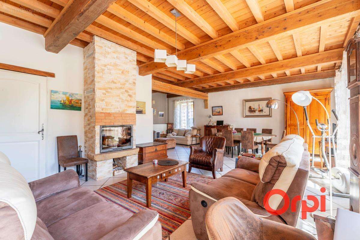 Maison familiale de caractère de 158 m² avec jardin, véranda, garage et cave - photo 4