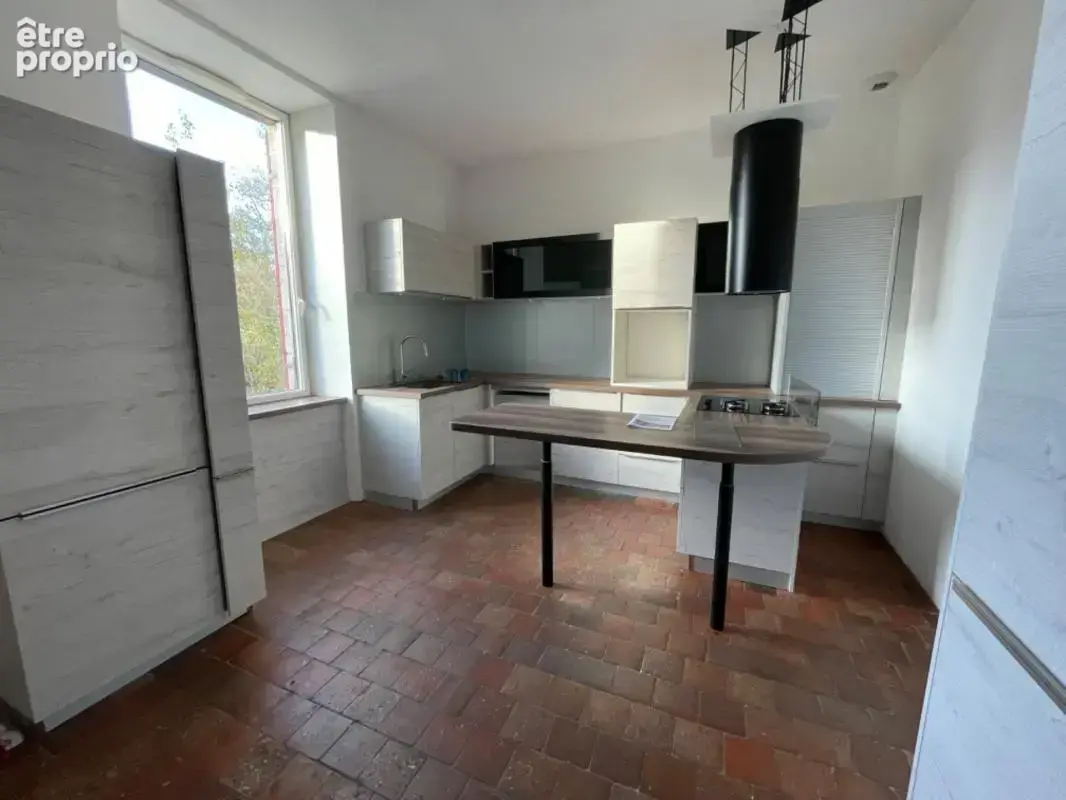 Maison de caractère en pierre, dépendances, accès rivière, 199500€ ! - photo 2