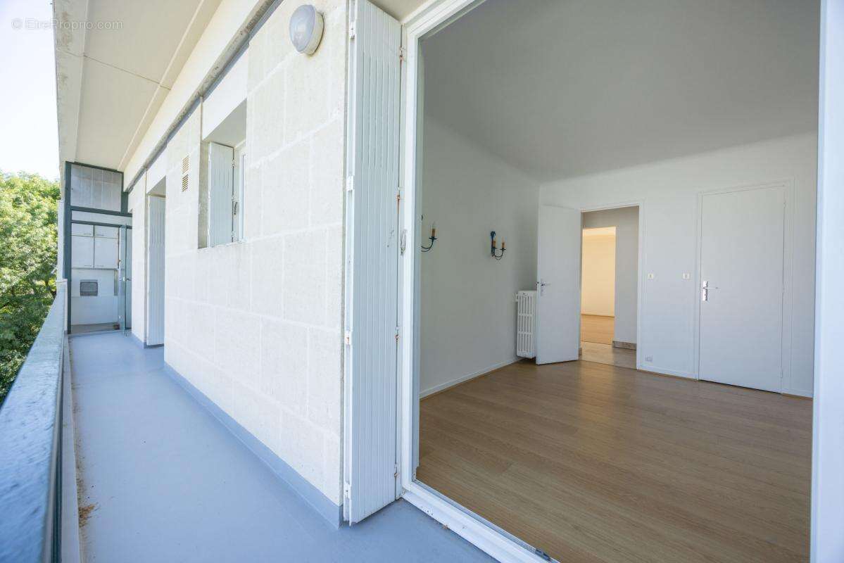 T4 en dernier étage de 97 m² - photo 8