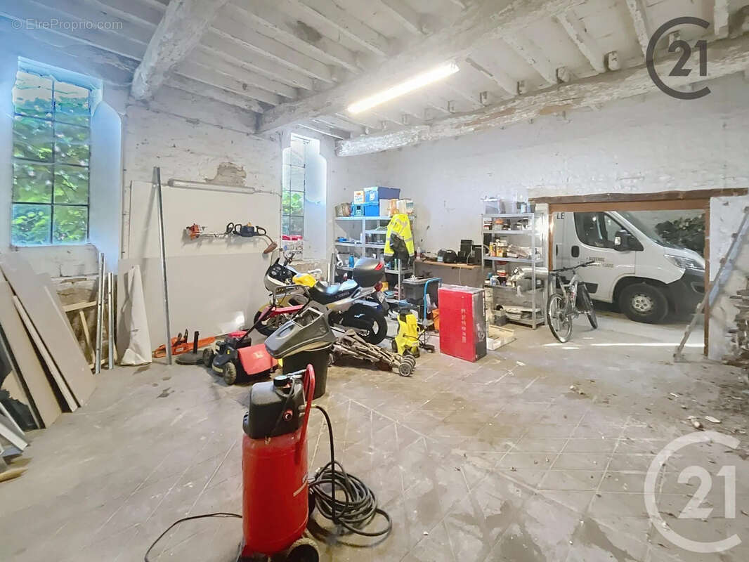 Maison à SAINT-CYR-LES-COLONS