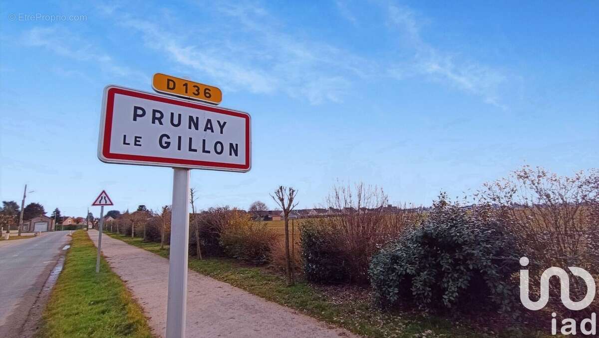 Photo 3 - Terrain à PRUNAY-LE-GILLON