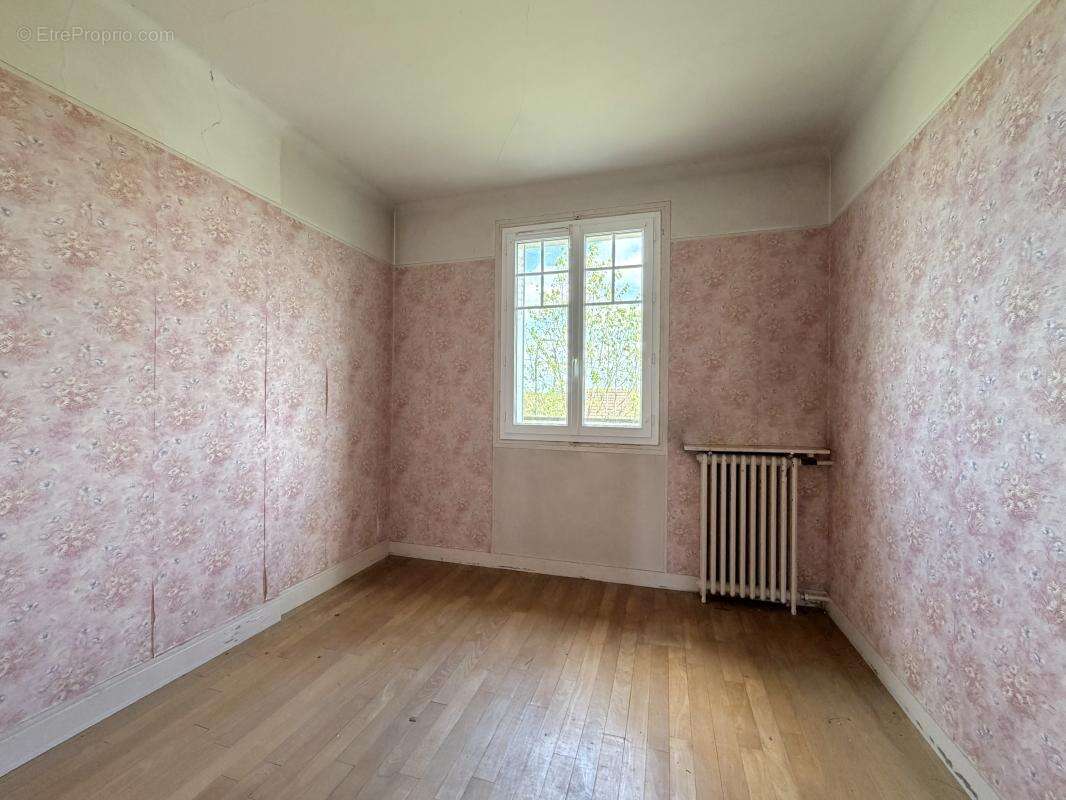 Maison à LEVES