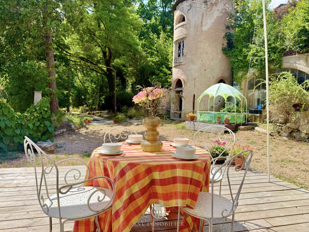 Maison de maître avec vue rénovée avec nombreuses dépendances, jardin - photo 19