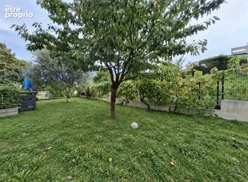Maison de 7 pièces principales - photo 2