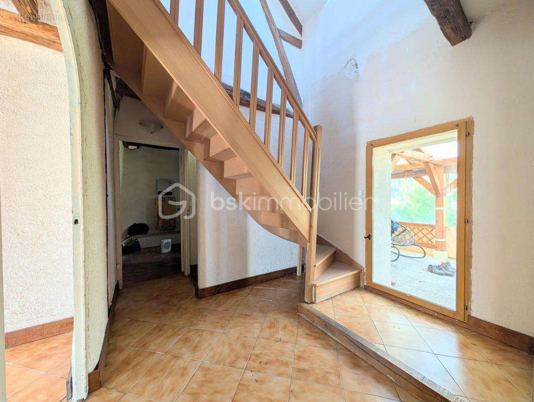 Charme & Authenticité : Magnifique Longère de 184 m² sur 880 m² de terrain - photo 13