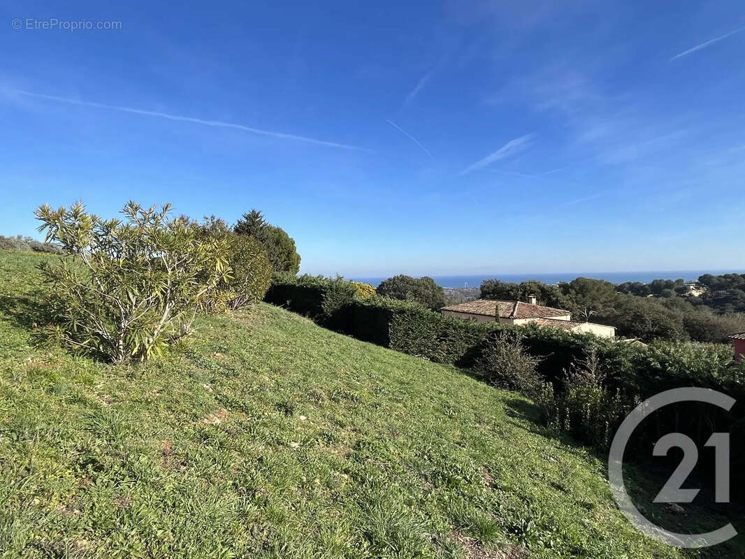 Terrain à BIOT