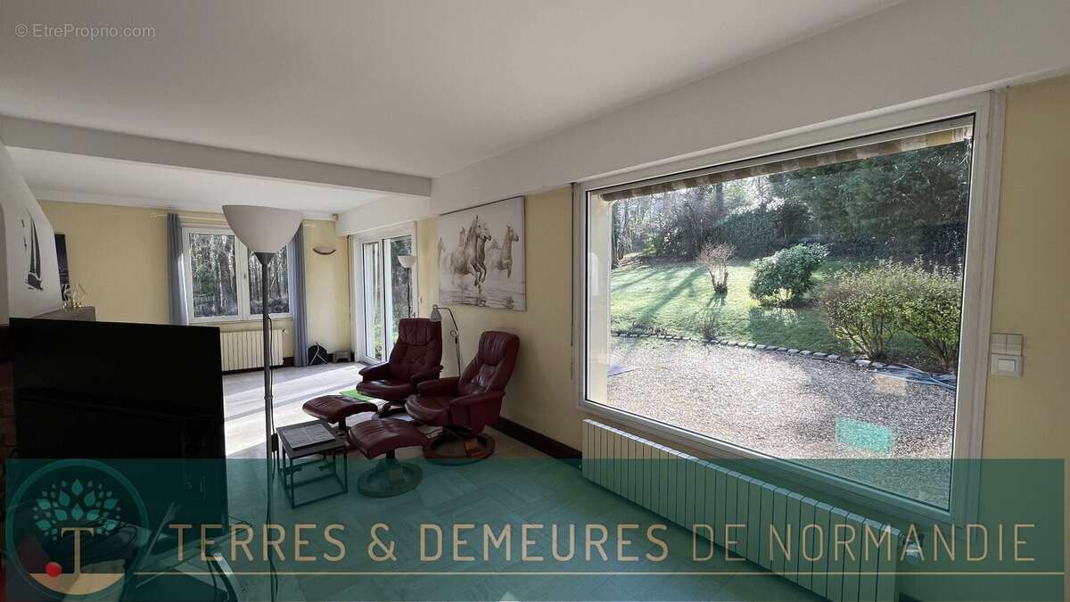 Maison à PONTS-ET-MARAIS
