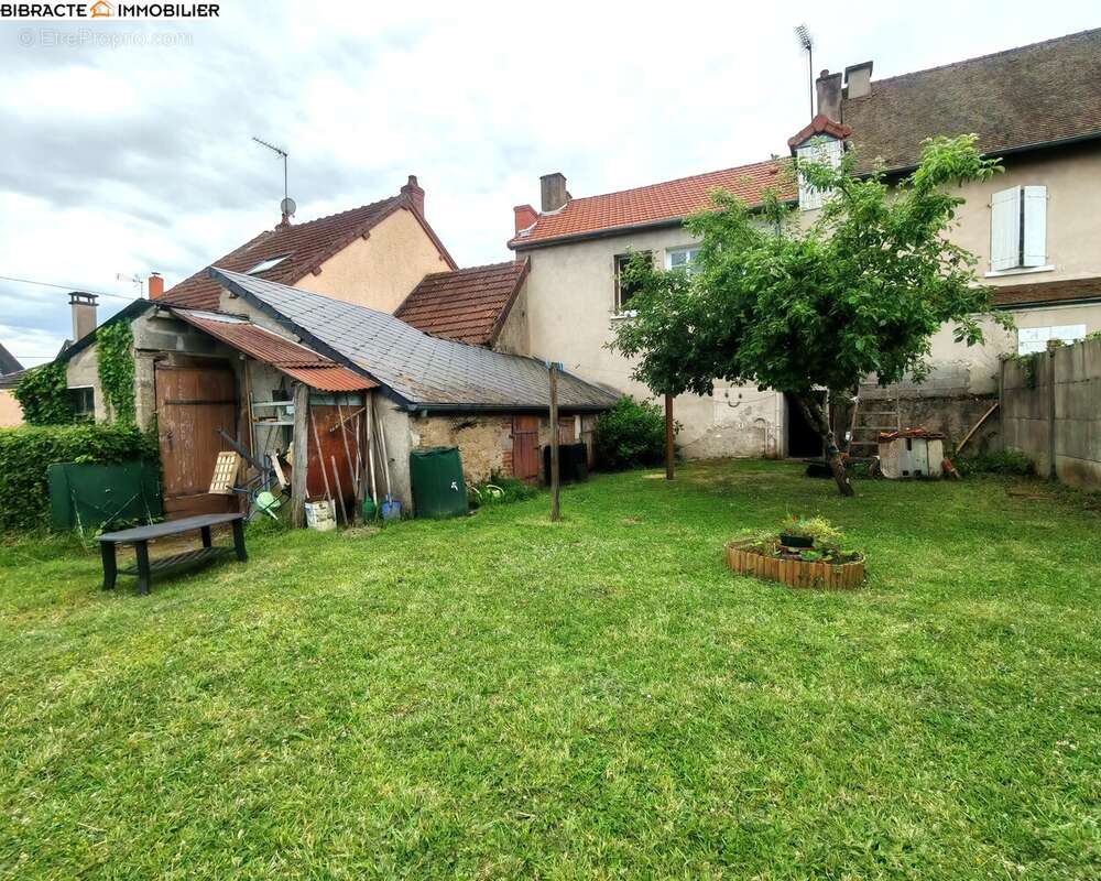 Maison à LUZY