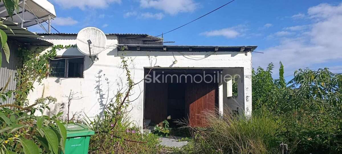 Terrain à SAINT-PIERRE