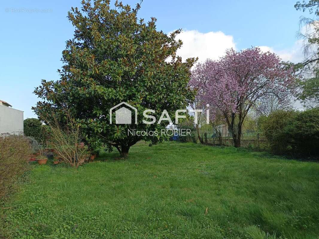 Photo 8 - Maison à VOUILLE