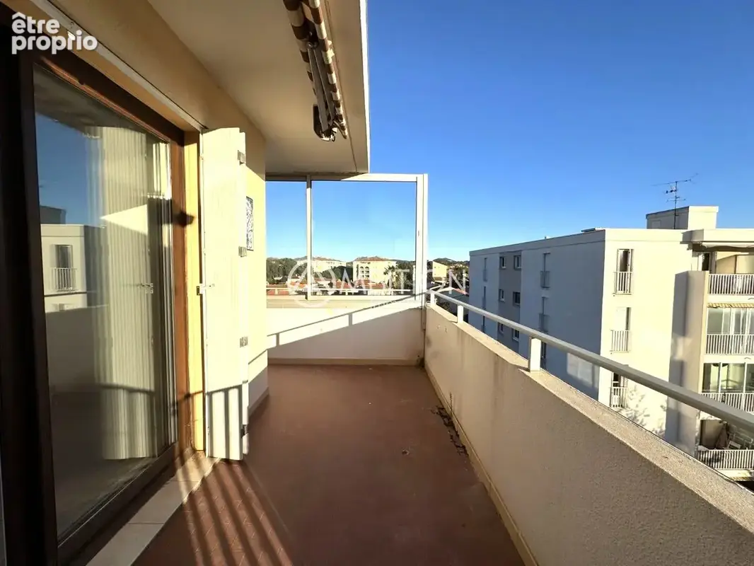 Investisseurs: à vendre 2P loué sur Fréjus, avec parking et cave. - photo 2