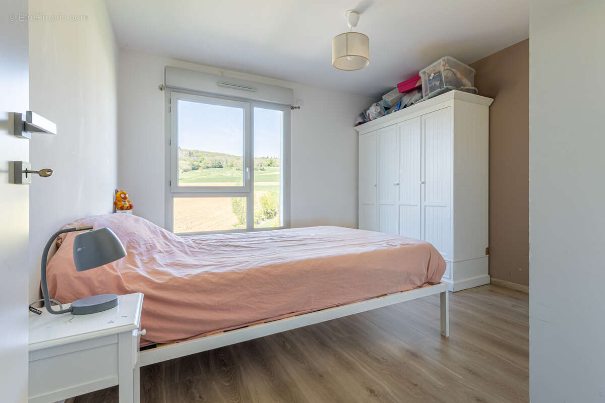 Appartement à POISY