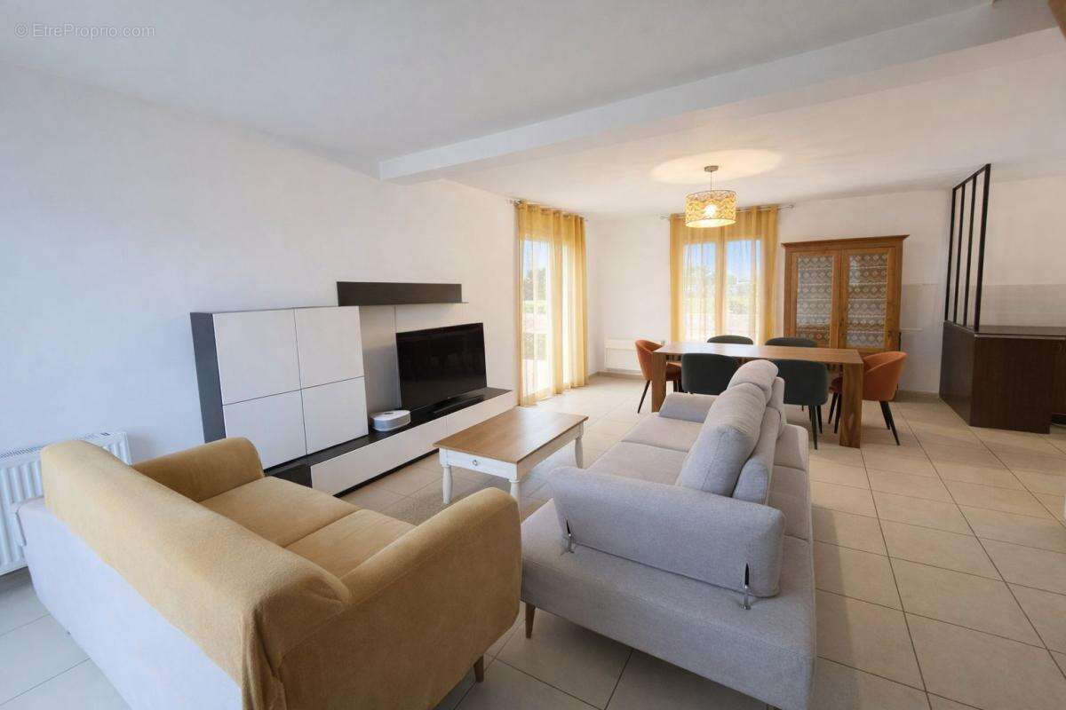 Maison à LE RELECQ-KERHUON