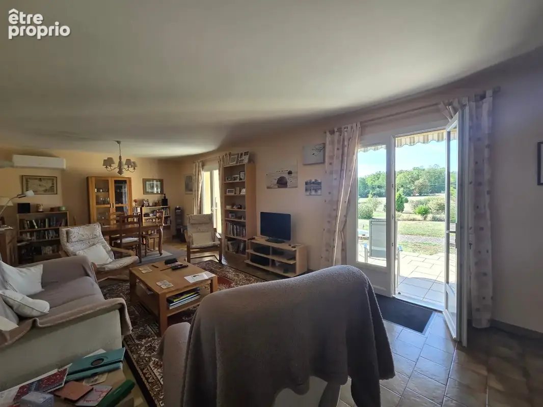 Maison 6 pièces 122 m² à vendre à Saint-Simeux (16120) - photo 9