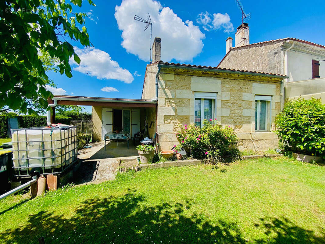 Maison à COUQUEQUES